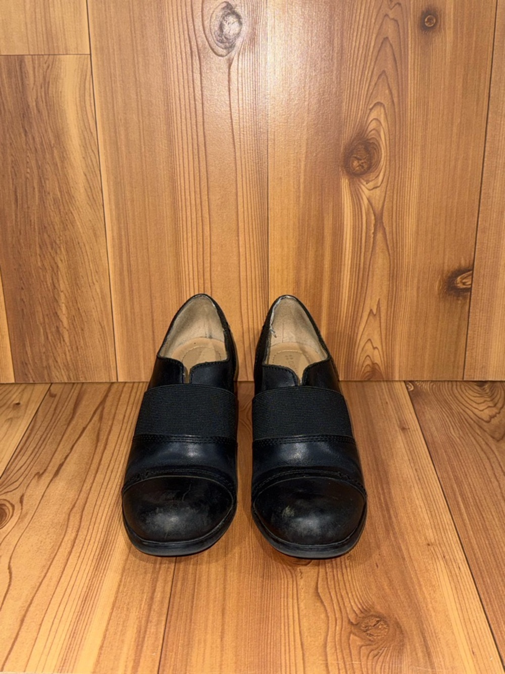 Naturalizer Black Leather Slip-On Loafers with Elastic Strap
